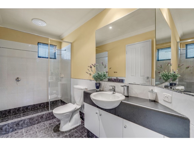 5 Solstraale Place, Halls Head WA 6210