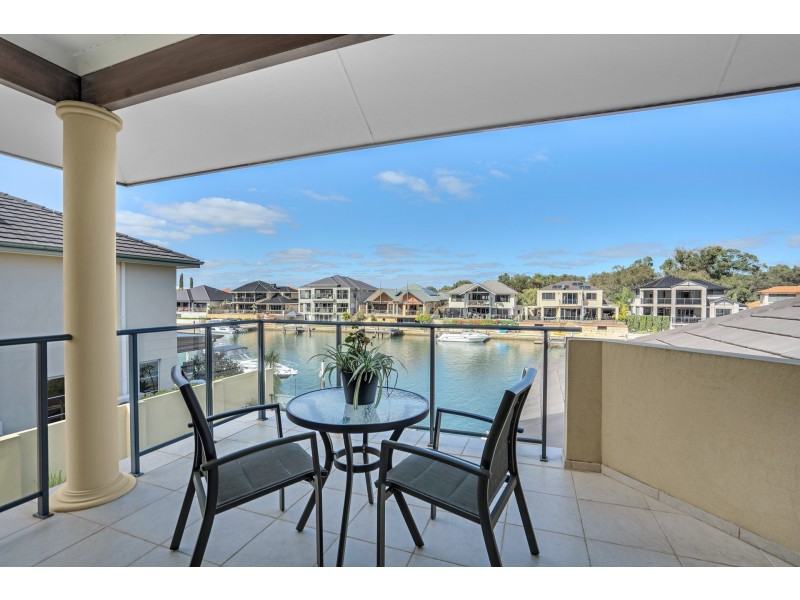 5 Solstraale Place, Halls Head WA 6210