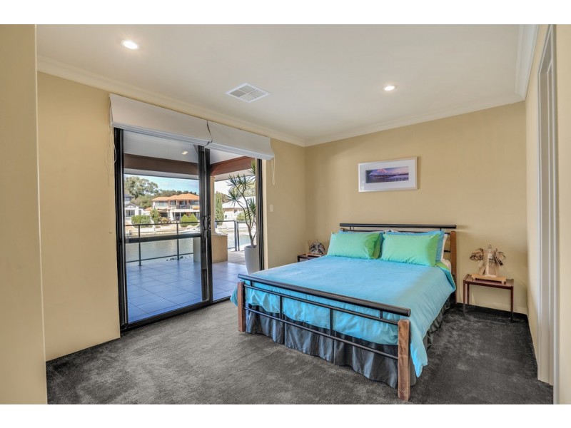 5 Solstraale Place, Halls Head WA 6210