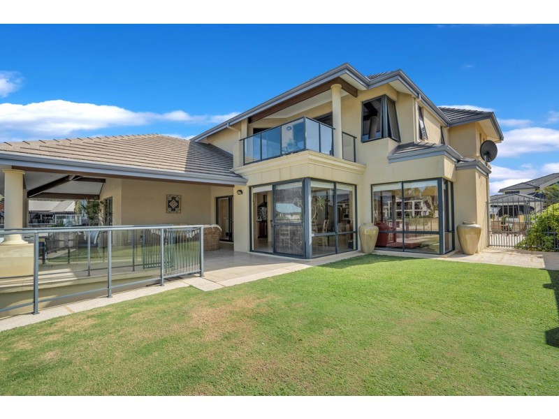 5 Solstraale Place, Halls Head WA 6210