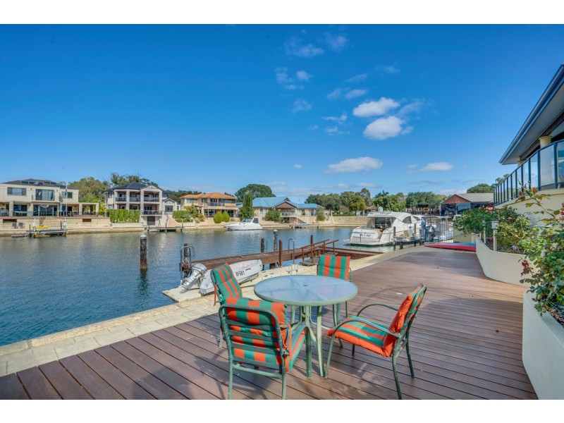 5 Solstraale Place, Halls Head WA 6210