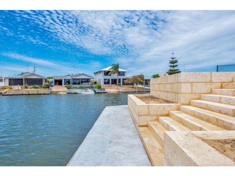 17 Oomoo Place, South Yunderup WA 6208