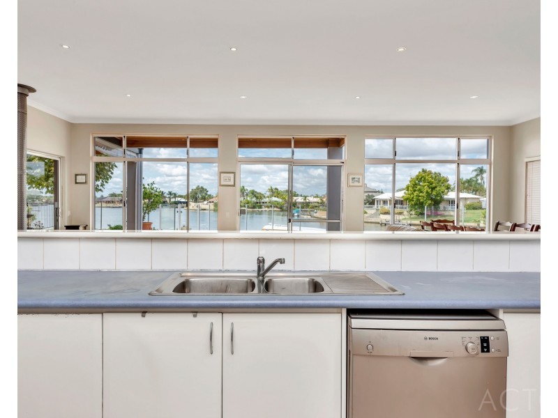 74 Banksia Terrace, South Yunderup WA 6208