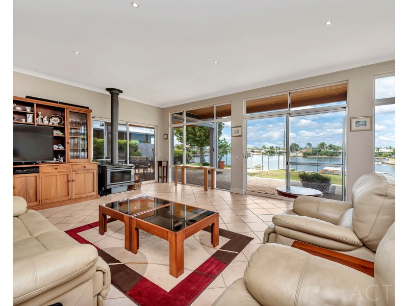 74 Banksia Terrace, South Yunderup WA 6208