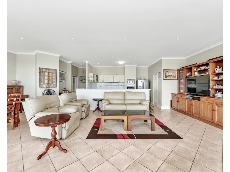 74 Banksia Terrace, South Yunderup WA 6208