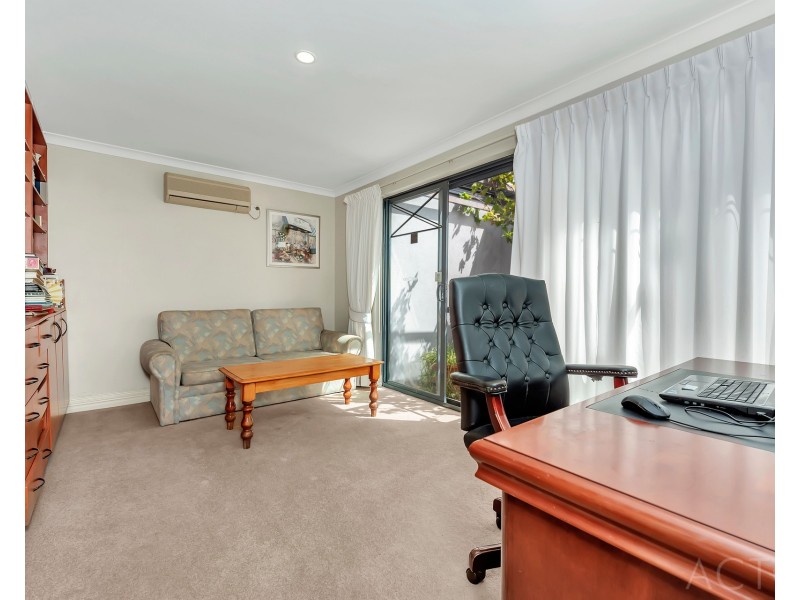 74 Banksia Terrace, South Yunderup WA 6208