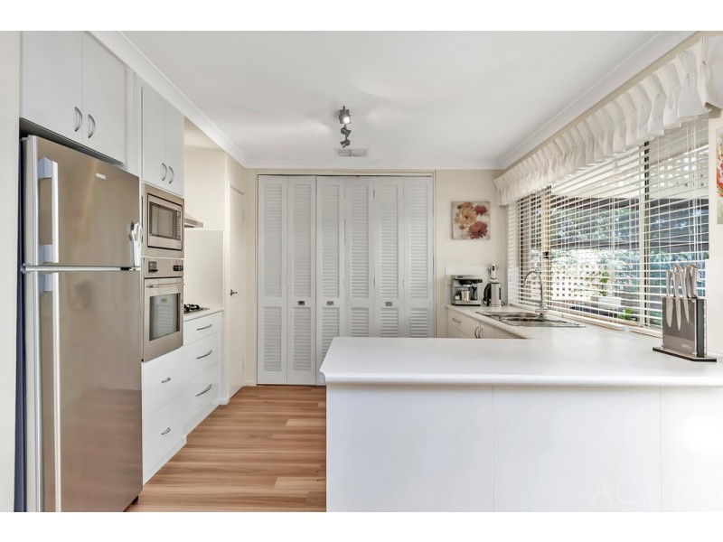 3 Parkwater Cove, Halls Head WA 6210