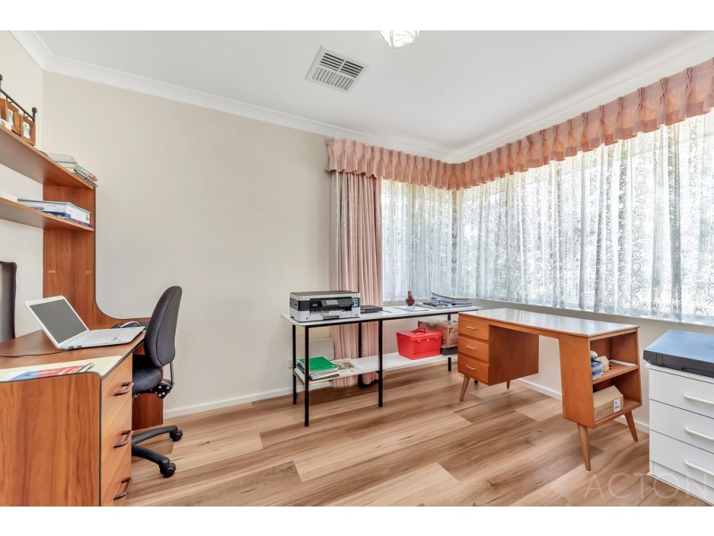 3 Parkwater Cove, Halls Head WA 6210