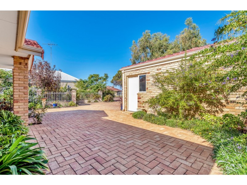 3 Parkwater Cove, Halls Head WA 6210