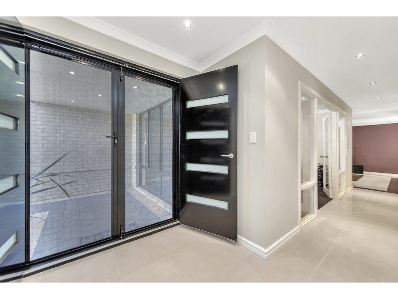 31 Malata Ridge, Lakelands WA 6180