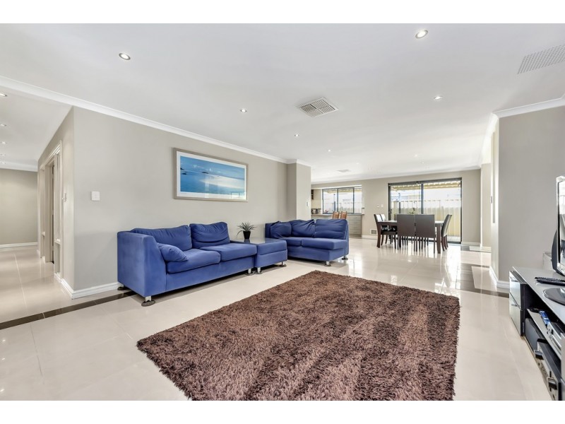 31 Malata Ridge, Lakelands WA 6180