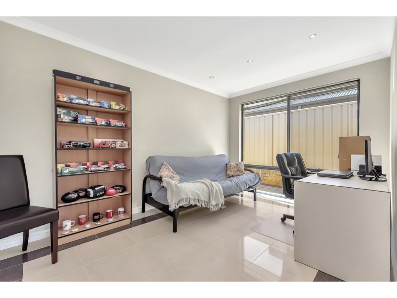 31 Malata Ridge, Lakelands WA 6180