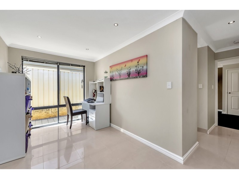 31 Malata Ridge, Lakelands WA 6180