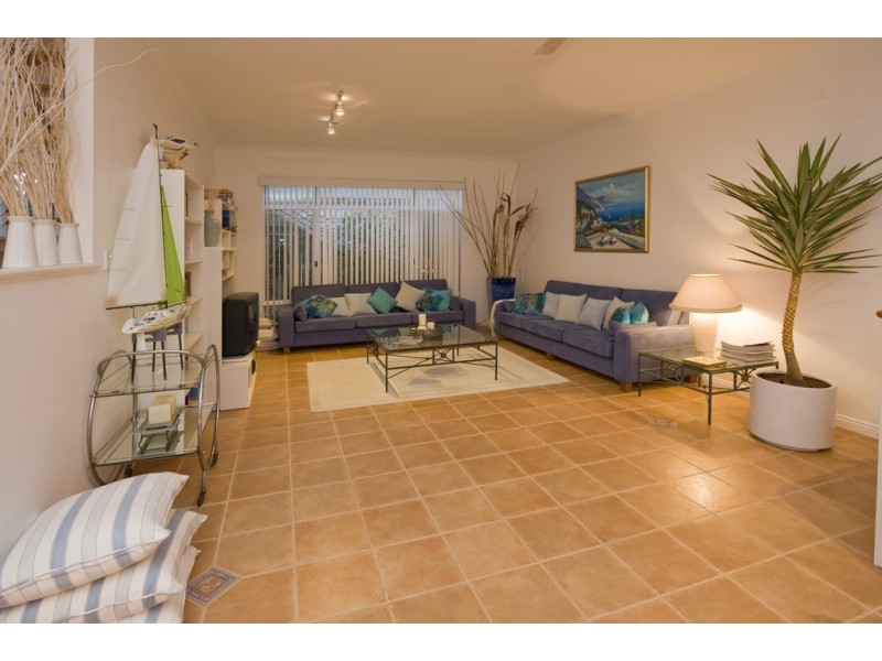 9 Siska Court, Halls Head WA 6210