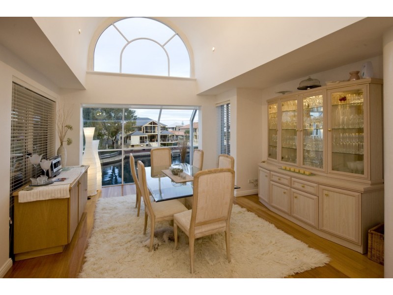 9 Siska Court, Halls Head WA 6210