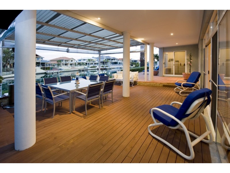 9 Siska Court, Halls Head WA 6210