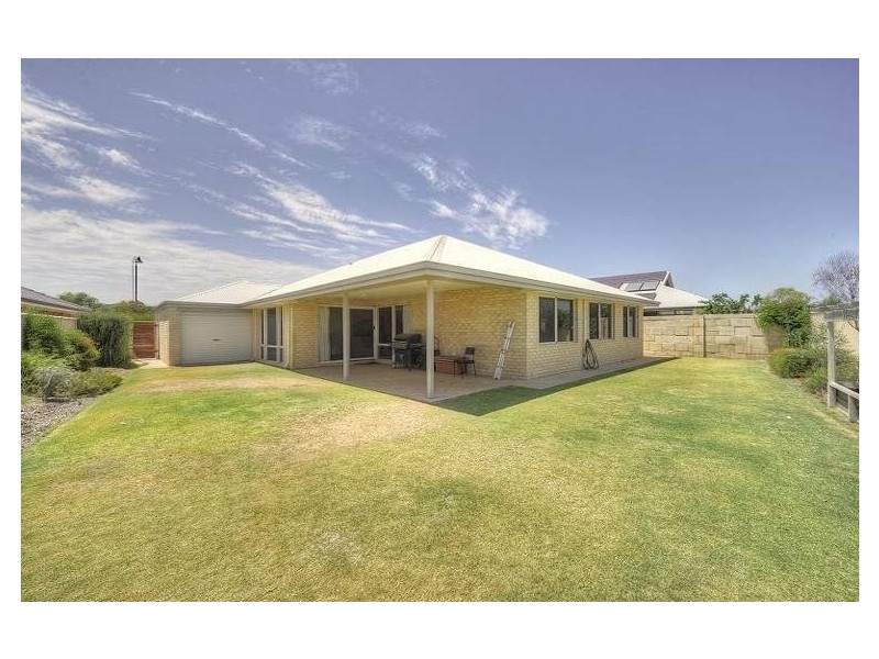 14 Sinclair Vista, Lakelands WA 6180