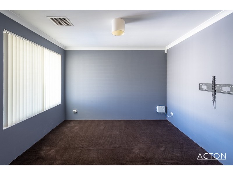 1 Ravendale Drive, Dudley Park WA 6210