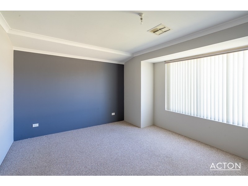 1 Ravendale Drive, Dudley Park WA 6210