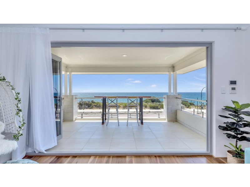 32 Acerosa Boulevard, Halls Head WA 6210