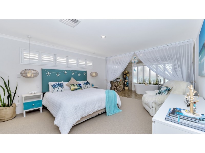 32 Acerosa Boulevard, Halls Head WA 6210