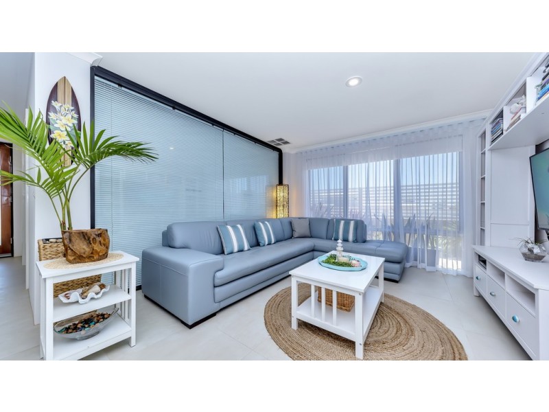 32 Acerosa Boulevard, Halls Head WA 6210