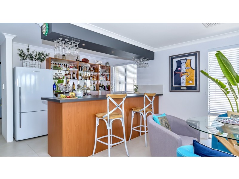 32 Acerosa Boulevard, Halls Head WA 6210