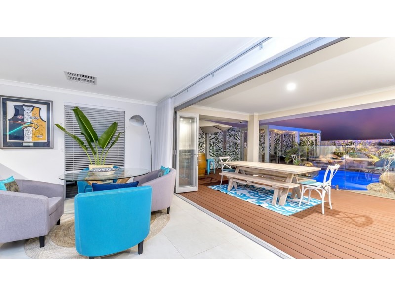 32 Acerosa Boulevard, Halls Head WA 6210