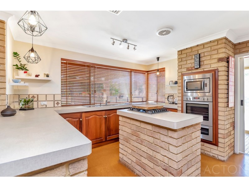 13 Elderberry Circle, Halls Head WA 6210