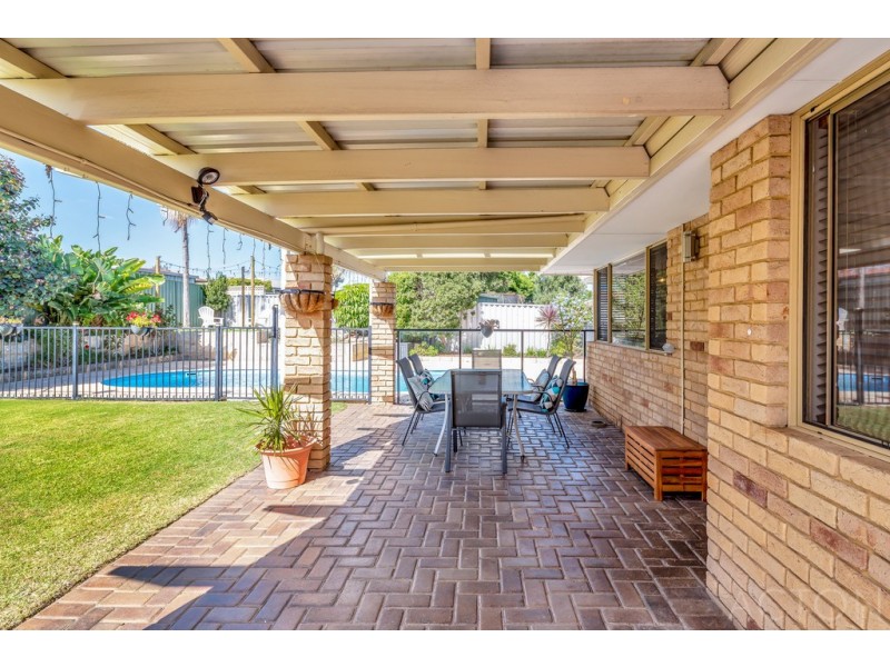 13 Elderberry Circle, Halls Head WA 6210