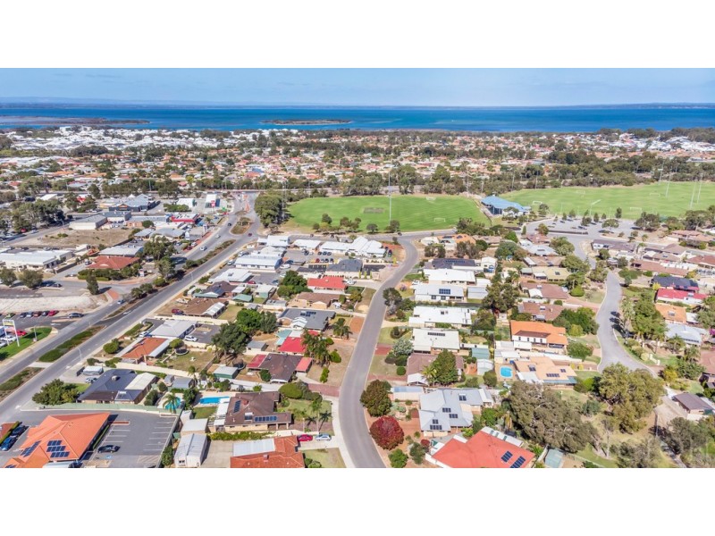 13 Elderberry Circle, Halls Head WA 6210