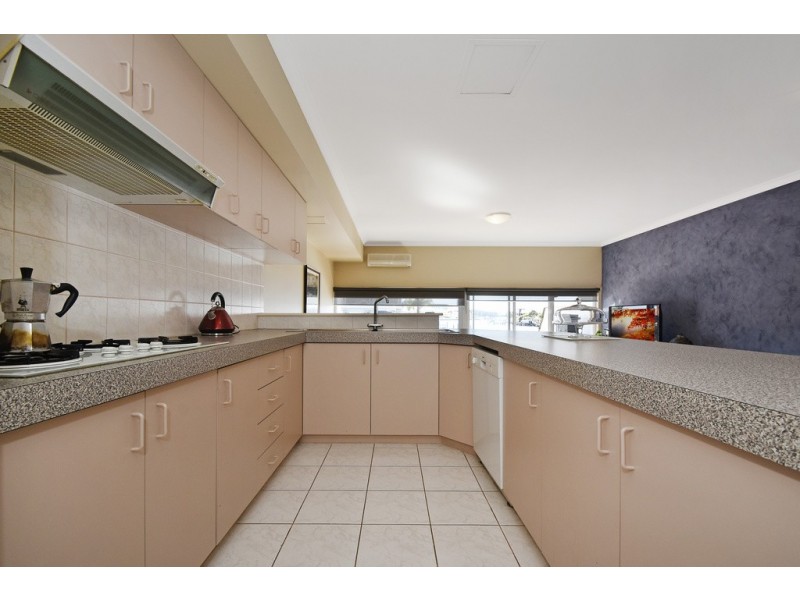 9/20 Baruna Court, Halls Head WA 6210