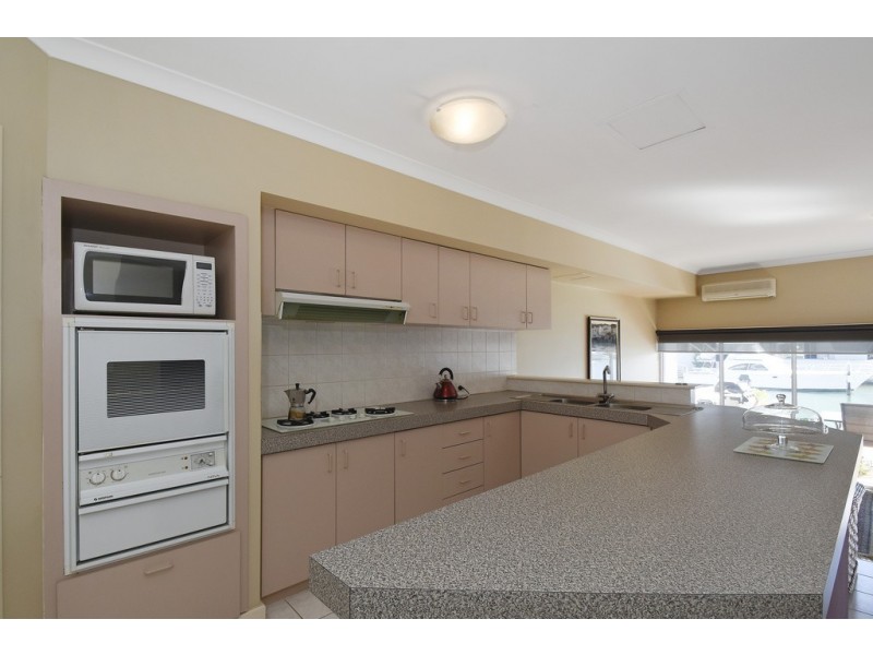 9/20 Baruna Court, Halls Head WA 6210