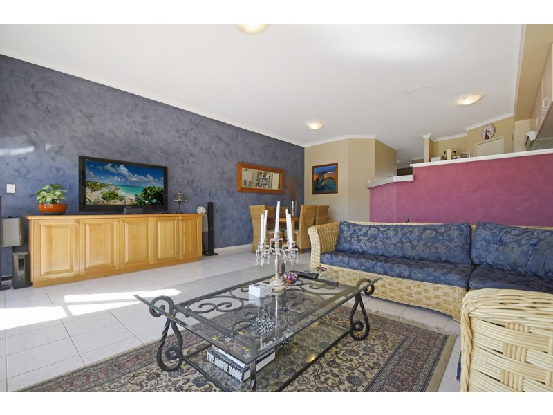9/20 Baruna Court, Halls Head WA 6210