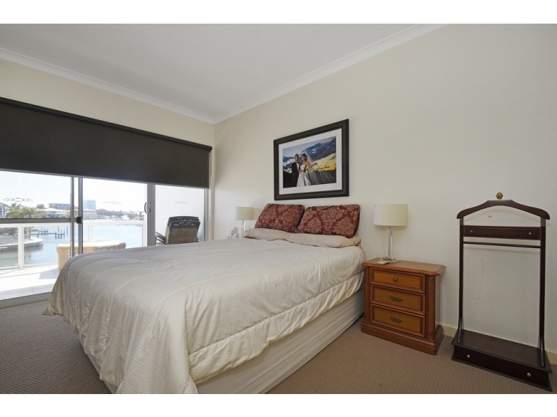 9/20 Baruna Court, Halls Head WA 6210