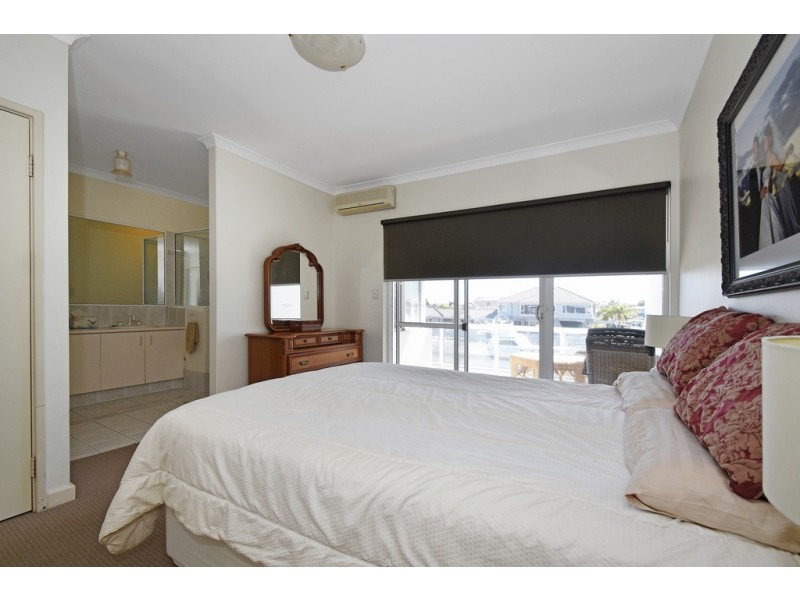 9/20 Baruna Court, Halls Head WA 6210
