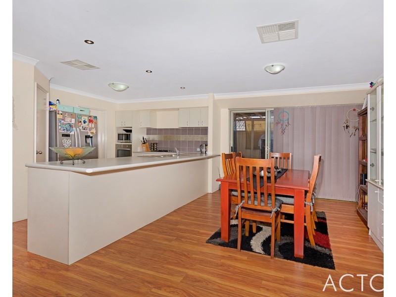 10 Pelora View, Lakelands WA 6180