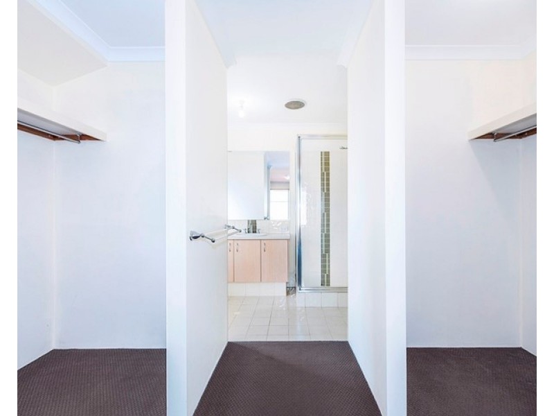 10 Pelora View, Lakelands WA 6180