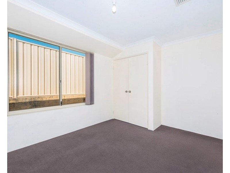 10 Pelora View, Lakelands WA 6180