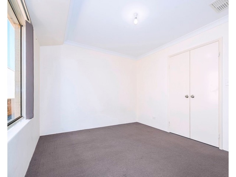 10 Pelora View, Lakelands WA 6180