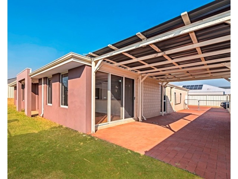 10 Pelora View, Lakelands WA 6180