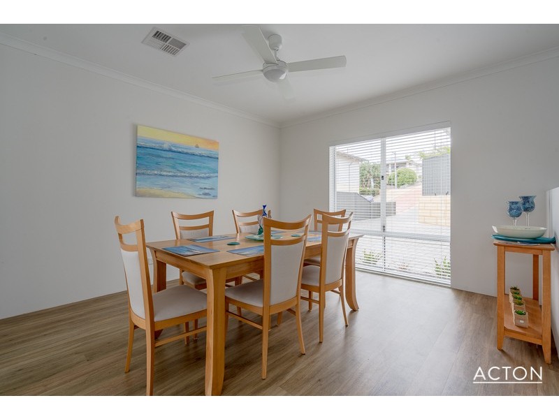 14B Scrivener Place, Halls Head WA 6210