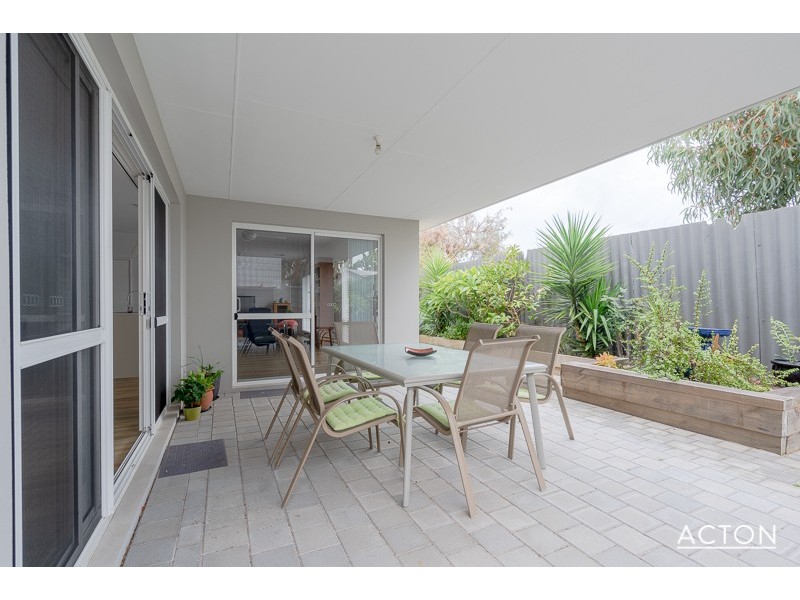 14B Scrivener Place, Halls Head WA 6210