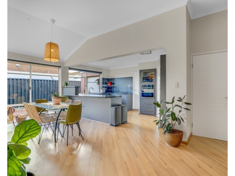 11 Dillington Mews, Erskine WA 6210