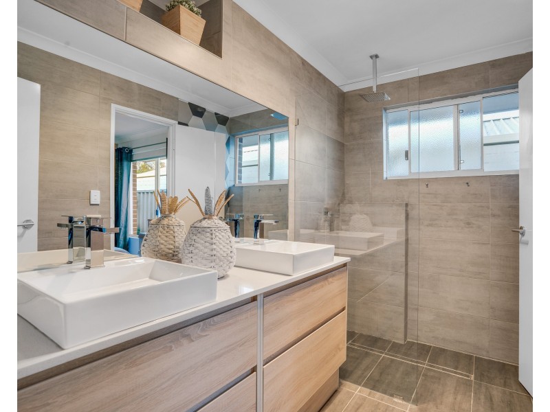 11 Dillington Mews, Erskine WA 6210