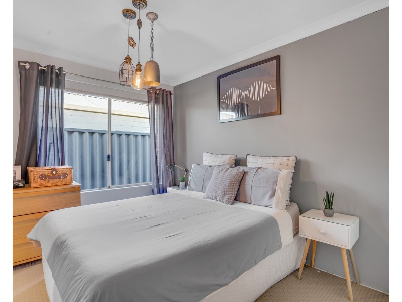 11 Dillington Mews, Erskine WA 6210