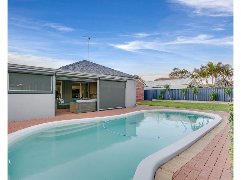 11 Dillington Mews, Erskine WA 6210