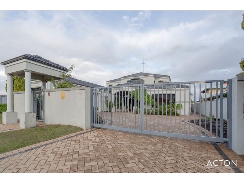 27 Cambria Island Retreat, Halls Head WA 6210