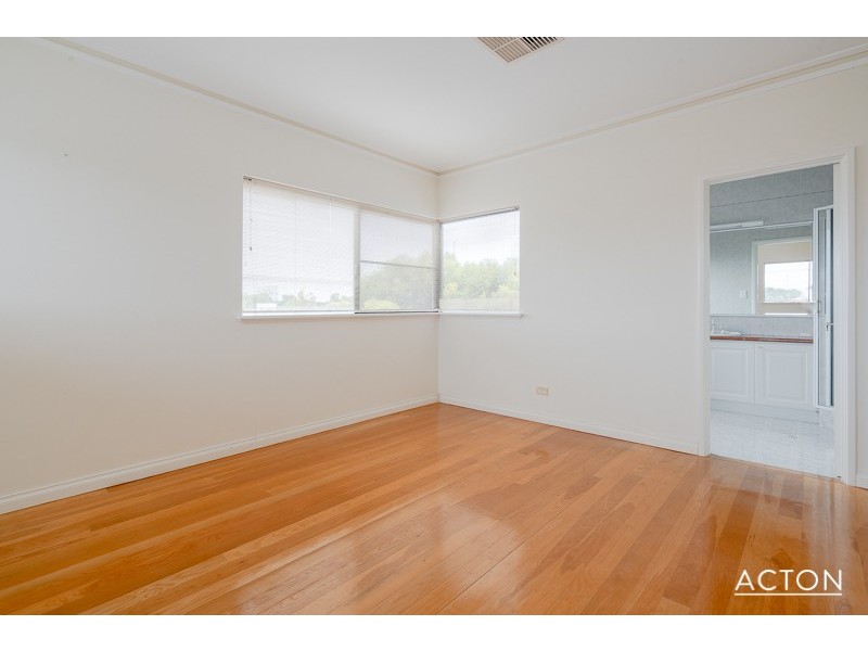 27 Cambria Island Retreat, Halls Head WA 6210