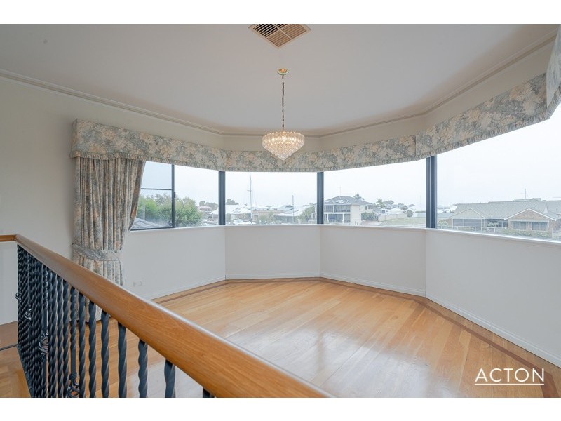 27 Cambria Island Retreat, Halls Head WA 6210